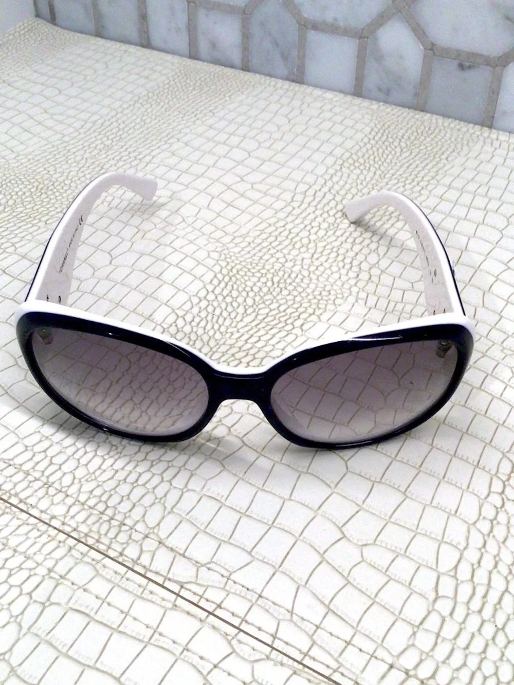 Rare NWT Chanel Blue/White 5113 c. 974/11 Sunglasses Camilla Flowers/CC Logo.